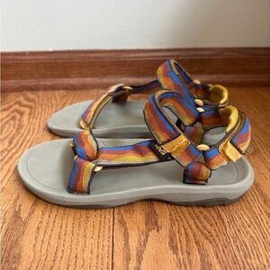 TEVA Hurricane Sandals Kids Size 5 Womens 6.5